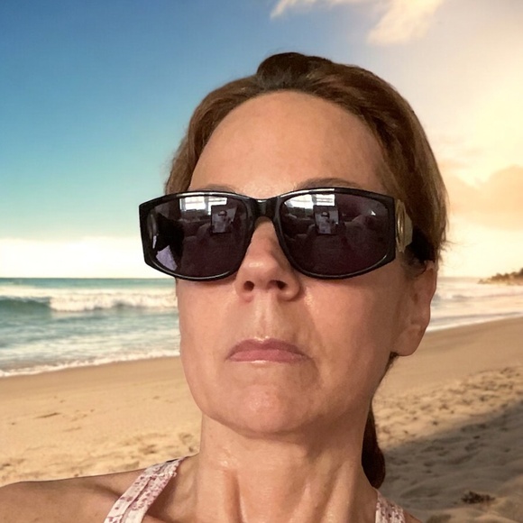 CHANEL VINTAGE 02461 CC LOGO SUNGLASSES 🕶️ - Picture 8 of 8